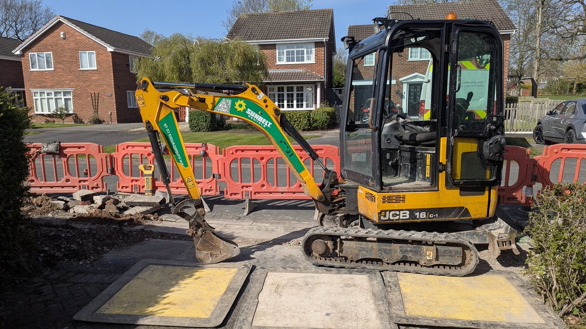 cwalkeronline's tweet photo. Hey @WeAreOpenreach you forgot this and left. No disabled access to the house. Literally stuck for hours. https://t.co/tuTw1jbAQF