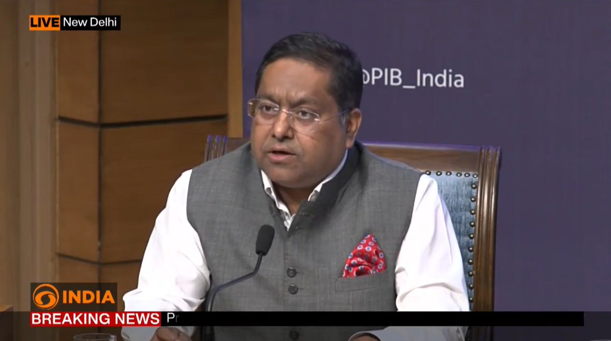 DDIndialive's tweet image. #WATCH | @MEAIndia Spokesperson, Randhir Jaiswal, says The MEA is closely monitoring the West Asia situation and has welcomed the ceasefire, urging dialogue and de-escalation while highlighting the impact on global trade and energy routes, including the #StraitOfHormuz. India’s