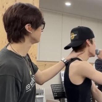 primsdear's tweet image. i love when freaks are shameless .. y'all got a thing for necks ?? hell yeah make it everybody's business !!