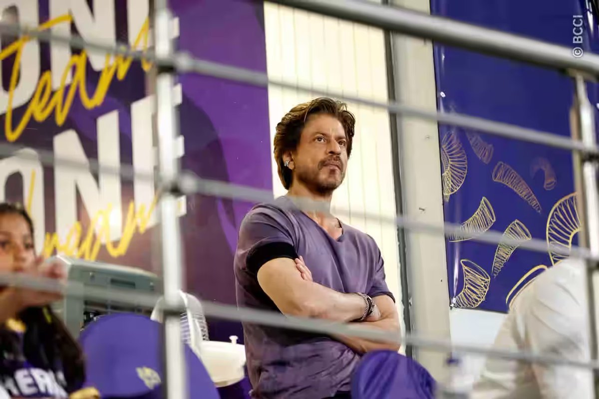 CricCrazyJohns's tweet photo. Ajinkya Rahane said "Shahrukh Khan is like an elder brother to all of us. He is with us at every point. Even when things are difficult he has been with us". [RevSportz] https://t.co/IBk9AkdYVm