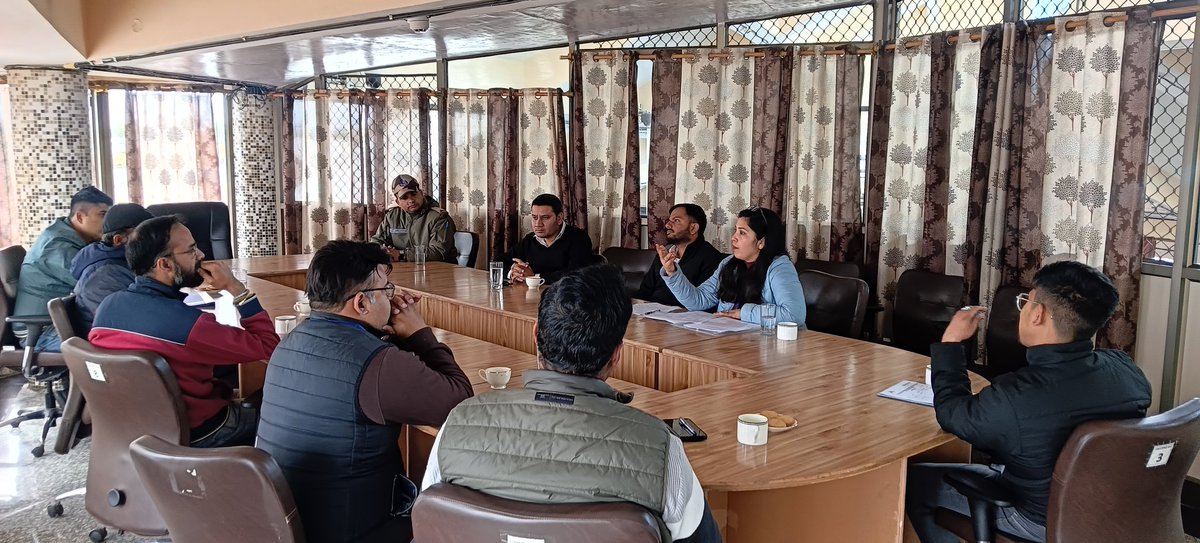 aaismlairport's tweet image. 🛫️ Commissioner-level safety assessment meeting for VHF Transmitter/Receiver underway at Shimla Airport 📻. Key discussions for ensuring safe air operations. #ShimlaAirport #AviationSafety
@AAI_Official 
@MoCA_GoI