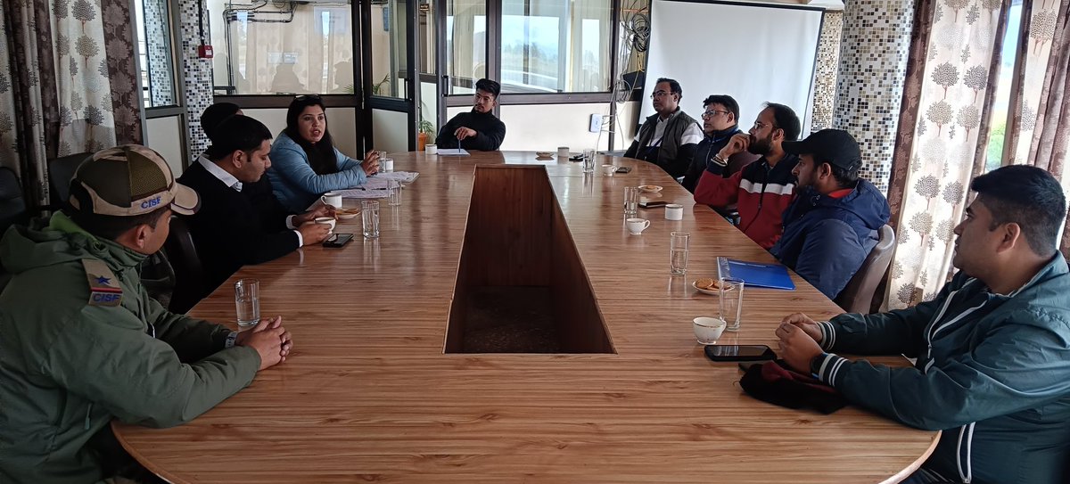 aaismlairport's tweet image. 🛫️ Commissioner-level safety assessment meeting for VHF Transmitter/Receiver underway at Shimla Airport 📻. Key discussions for ensuring safe air operations. #ShimlaAirport #AviationSafety
@AAI_Official 
@MoCA_GoI