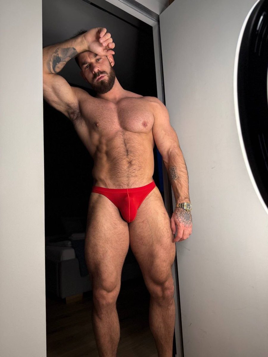 muscle oliver tweet media