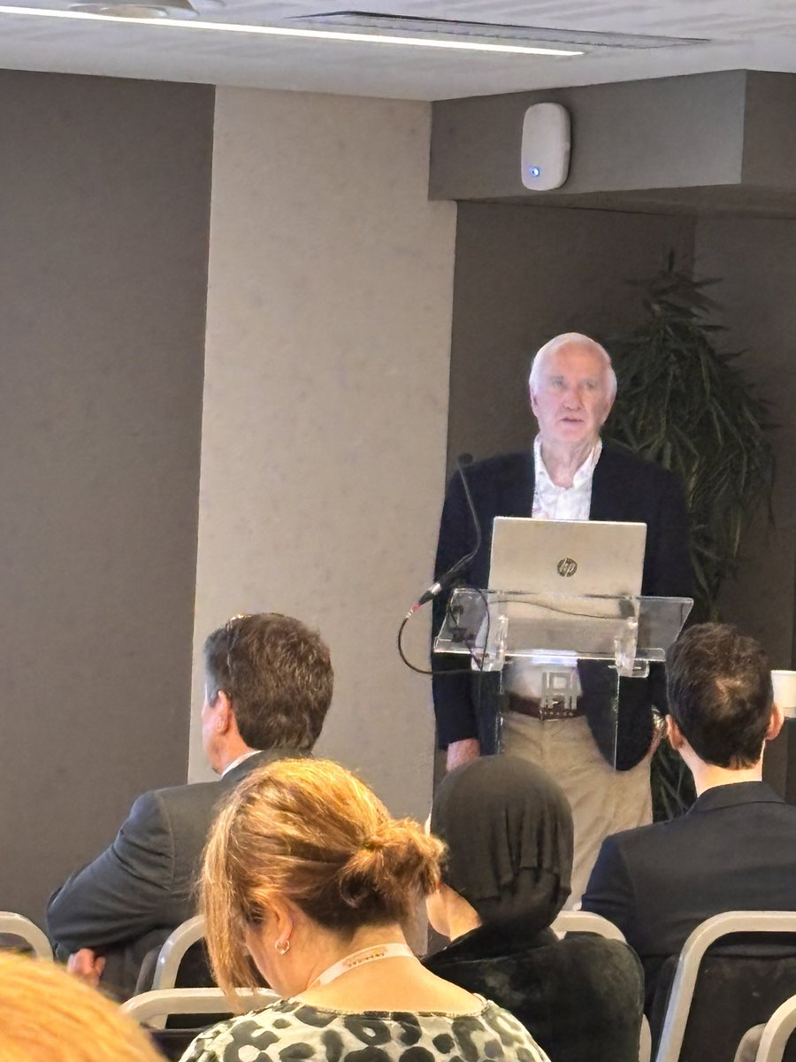 SETCORORG's tweet photo. 🎤 Kicking off #Polymers2026 this morning in Lisbon!
As part of our plenary session, Prof. Robert Young (Univ Manchester) delivered a talk on:
“Dependence of the Reinforcement of Polymer-Based Nanocomposites upon the Nanofiller Geometry”
A great start to the conference https://t.co/46zLpPsKeF