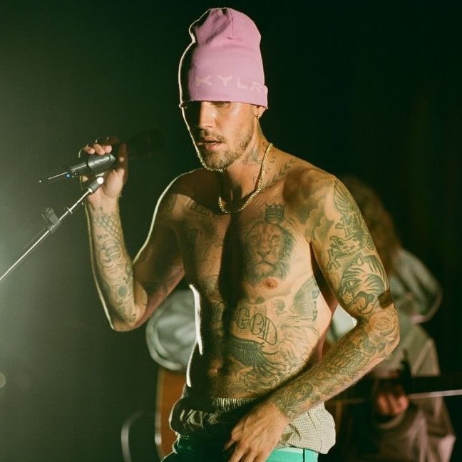 Bieber Novidade tweet media