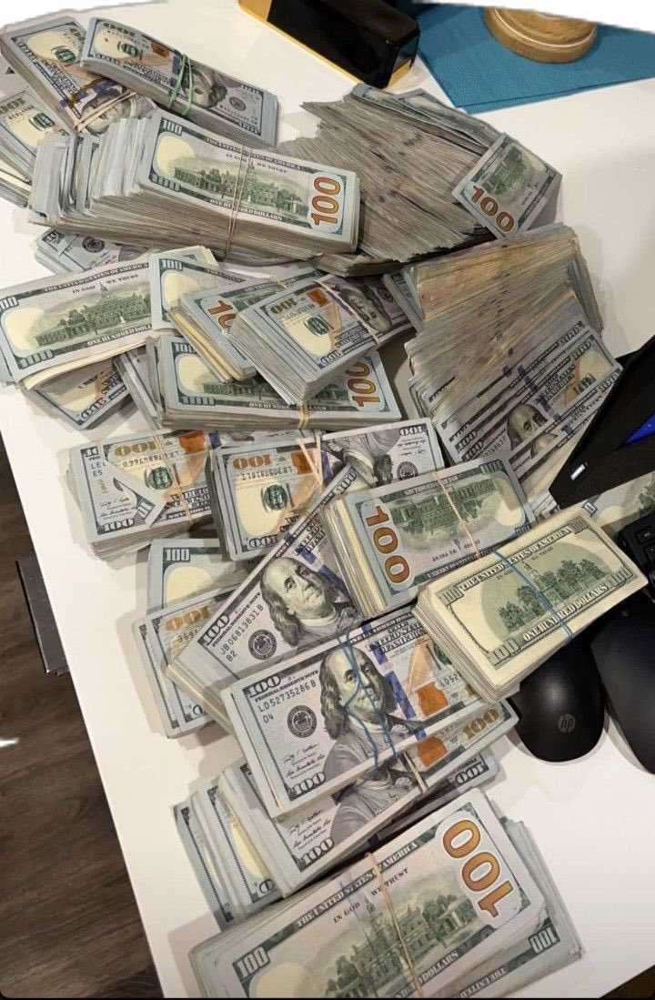 PECULIAR tweet media