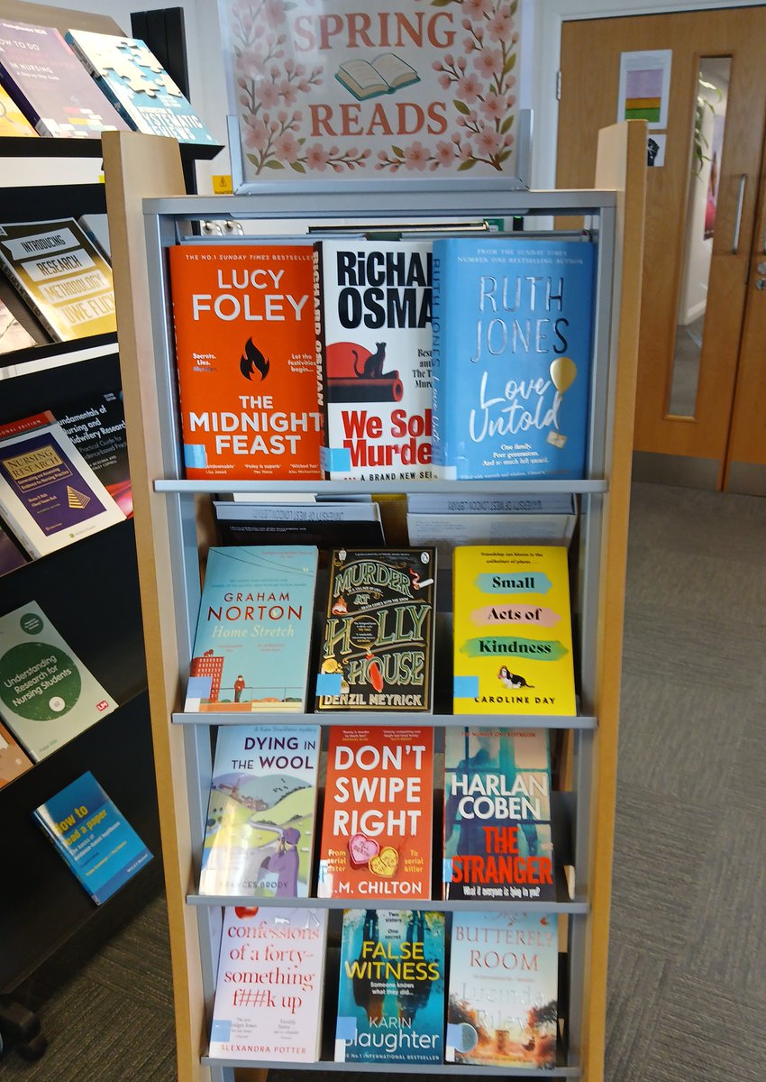UniWestLondon's tweet image. This month, our displays at SMR and Reading celebrate spring reading and the joy of cooking! 🌸📚

Book of the Month: Bold: Big Flavour Twists to Classic Dishes by Nisha Katona. 🍽️

#Library #SpringReads #Cookbooks #BookOfTheMonth #UWL