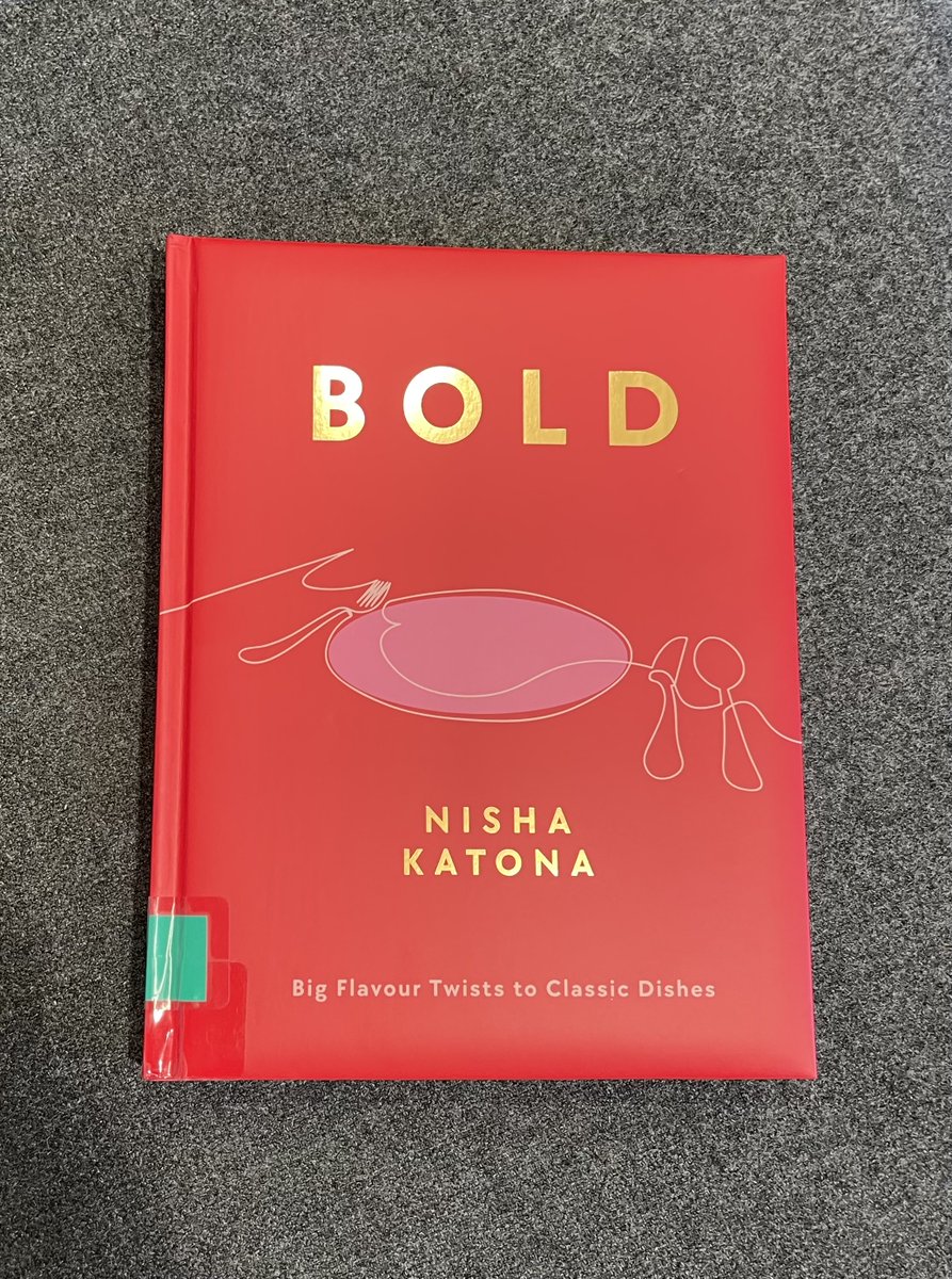 UniWestLondon's tweet image. This month, our displays at SMR and Reading celebrate spring reading and the joy of cooking! 🌸📚

Book of the Month: Bold: Big Flavour Twists to Classic Dishes by Nisha Katona. 🍽️

#Library #SpringReads #Cookbooks #BookOfTheMonth #UWL
