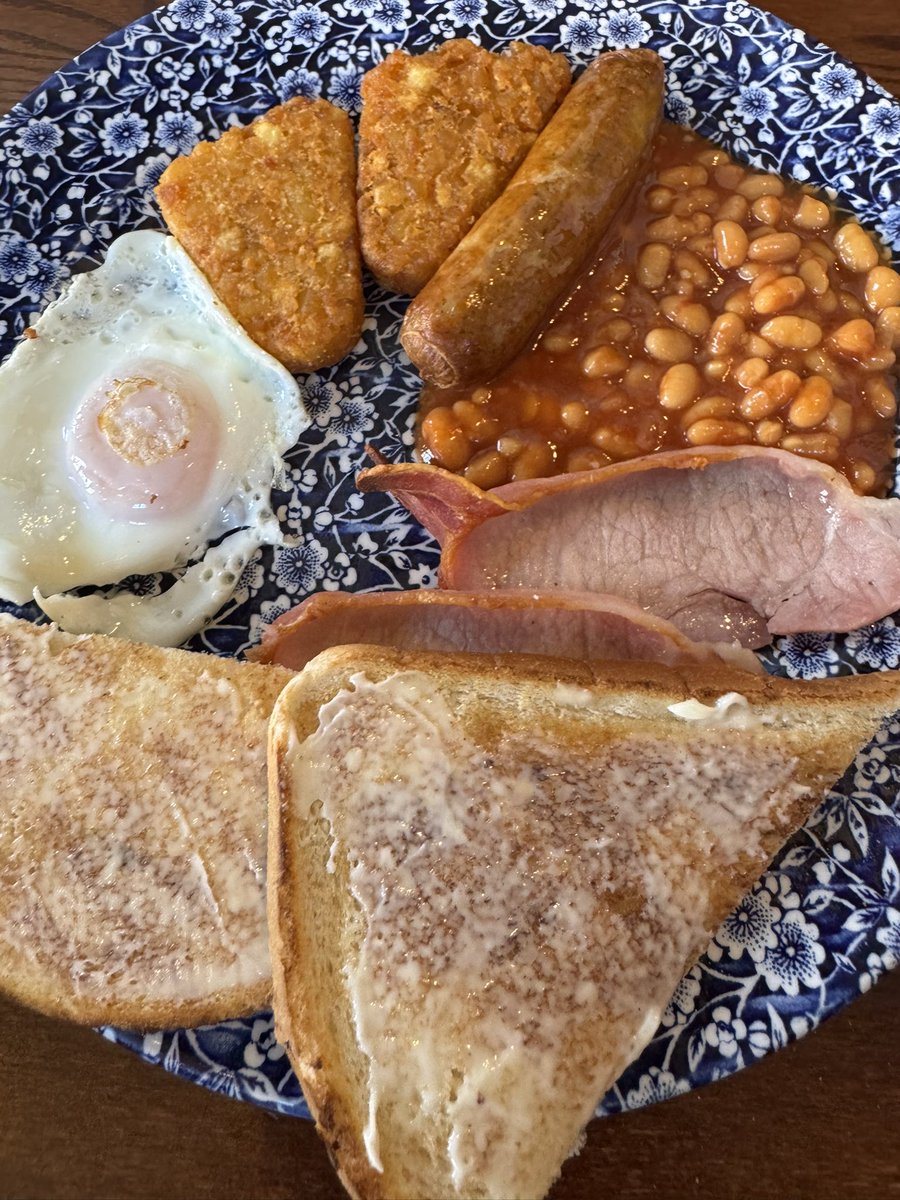 TheMoustacheCop tweet media