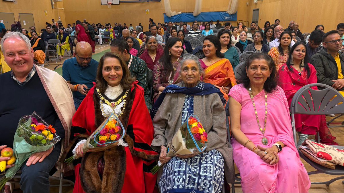 BobBlackman's tweet photo. Honoured to attend #ShreeHanumanJiJanmotsav festival at @AvantiHouse school on Saturday evening hosted by #BritishSanatanSociety &amp; #BajrangbaliSanatanSociety with #HarrowMayor @anjanapatel01 #JaiShriKrishna #JaiShriHanuman #JayShriRam https://t.co/n43zhrFwhh
