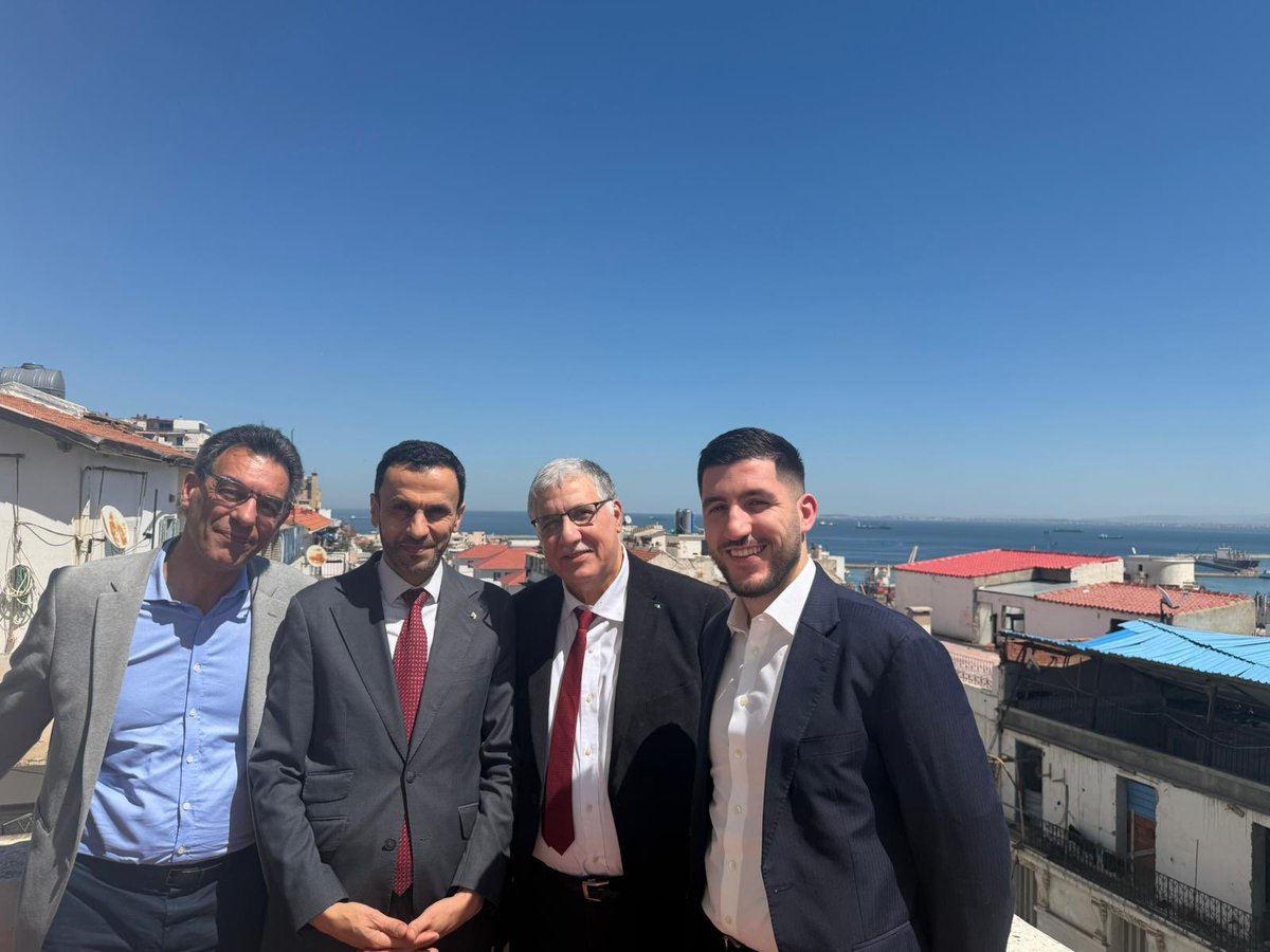 CACIFrance's tweet photo. 🇩🇿🧠I Échange avec Monsieur le Ministre de l’Économie de la connaissance autour du projet PACAH™.
Des discussions approfondies et constructives, avec la perspective d’une réunion élargie réunissant experts nationaux et diaspora.
#PACAH #IA #Algérie , @clusterdafrica https://t.co/YRJ6Y9lvUS