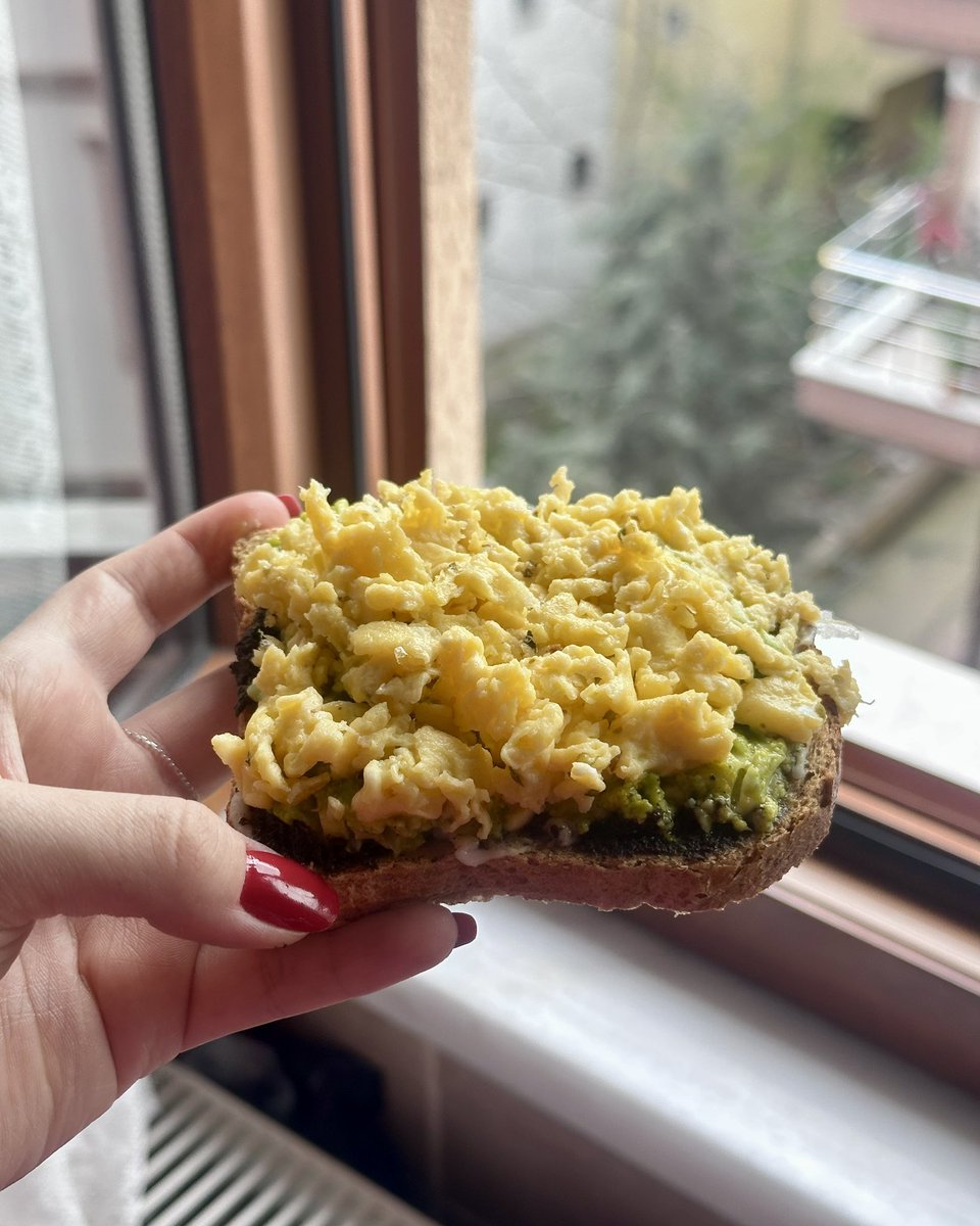 Açık tost 🤤 (gerçek gurmeler benim ne kadar iyi yumurta yaptığımı (ve yediğimi) bilir) 🙏🏻
