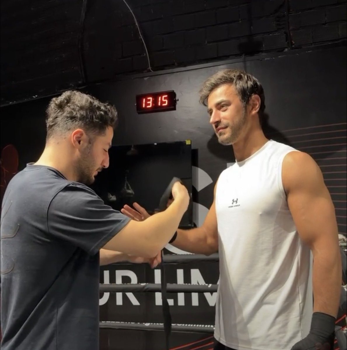 𝒱𝑒𝓇𝒶𑁤 tweet media