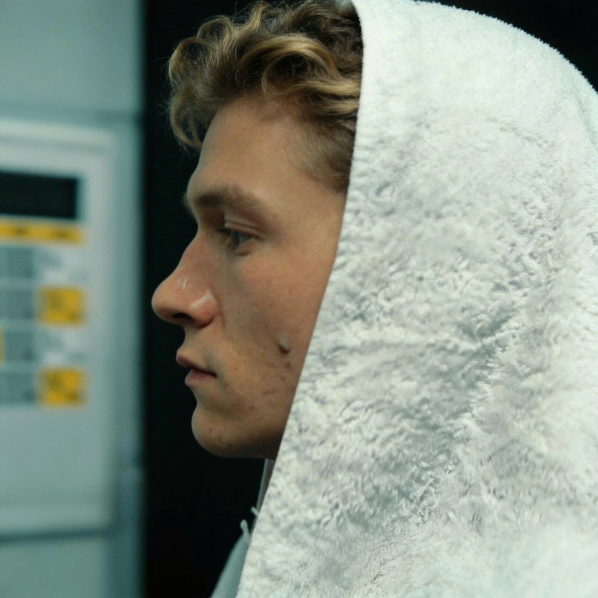 Несмертный идет сквозь туман tweet media