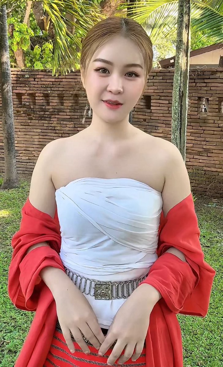 NiyathGowda1's tweet photo. ลองยิ้มไปให้ เผื่��เธอเผลอใจให้เราบ้าง ☺️ https://t.co/DtsRCYo3q1