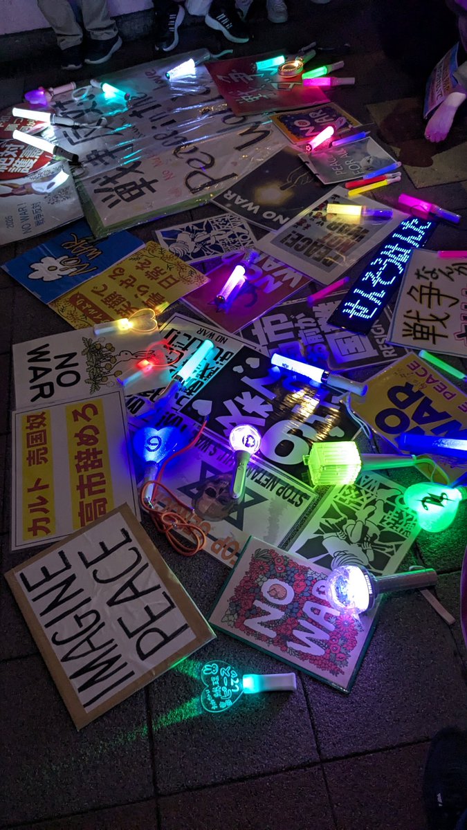Hasuo_YA's tweet photo. 上毛新聞来ないわねえ……
おばあは『よーやるww』みたいな顔して通り過ぎてるお前達の未来のために出張ってきたよ。
9条も11条も触らないで!!
#平和憲法を守る0408
#JapanProtest
#Protest
#Protests
#NoWar
#AntiWar
#Breaking
#Japan
#平和憲法を守る0408高崎 https://t.co/XZDSGmNcqL