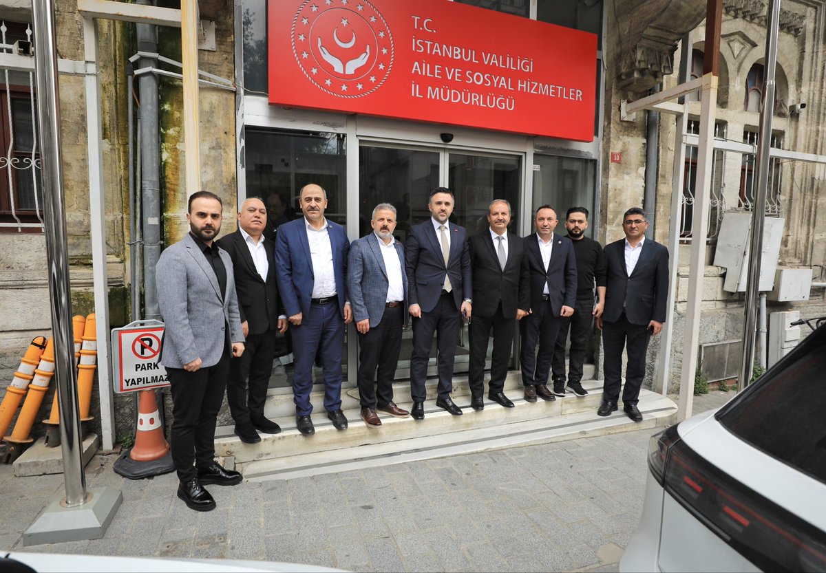 SSMahmutFaruk's tweet photo. 📍İSTANBUL

Genel Sekreterimiz Durali Baki ve Genel Başkan Yardımcımız İdris Baykan ile birlikte İstanbul’dayız.

Programımıza, İstanbul Aile ve Sosyal Hizmetler İl Müdürü Sayın Ömer Turan’ı ziyaret ederek başladık. Ziyaretimizde, İstanbul’da görev yapan sosyal hizmet profesyonellerimizin talep ve beklentilerini ele alarak verimli bir görüşme gerçekleştirdik.

Nazik ev sahiplikleri ve ilgileri dolayısıyla kıymetli İl Müdürümüze teşekkür ediyorum.
