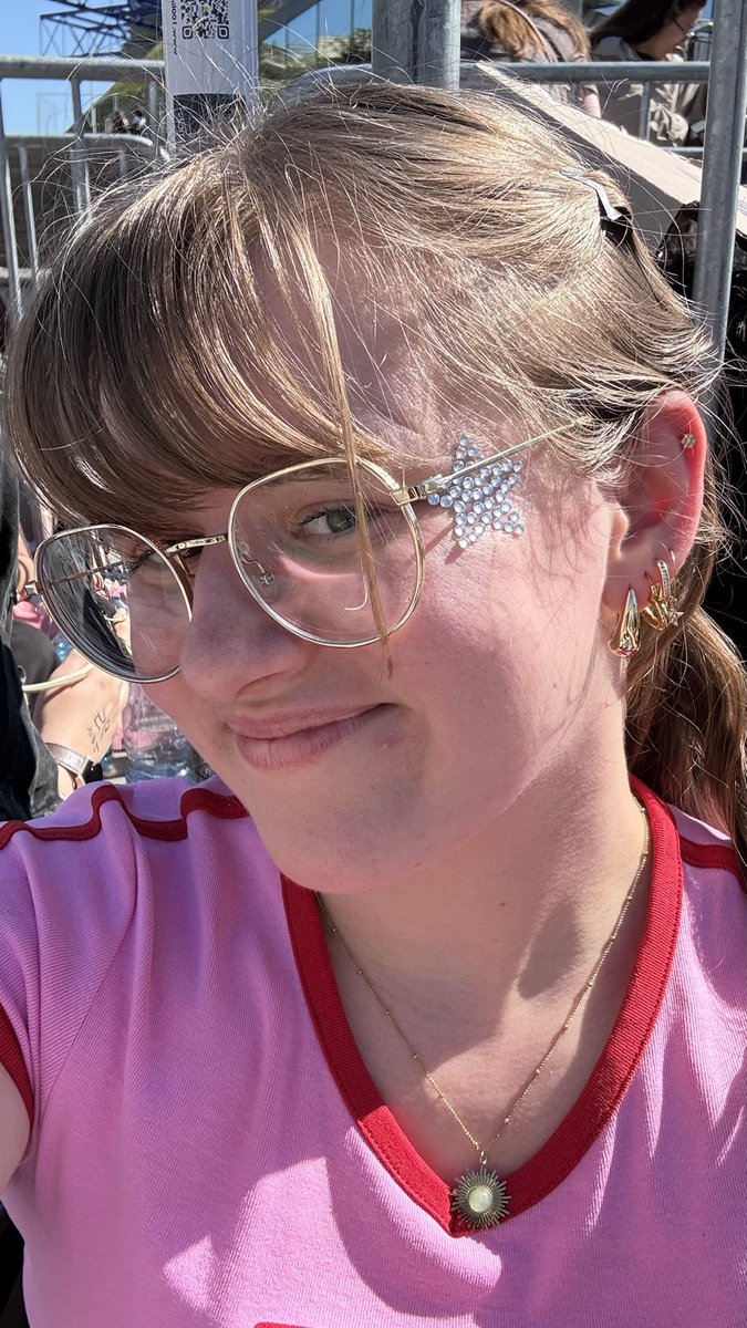 emma ❀ tweet media