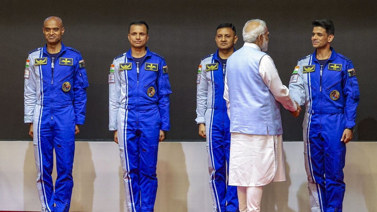 ISRO has launched Mission MITRA (Mapping of Interoperable Traits and Response Assessment) in Leh, Ladakh, to simulate the extreme conditions of space travel.

Located at an altitude of 3,500 meters, the site exposes Gaganyan crew to natural hypoxia, severe cold, and deep