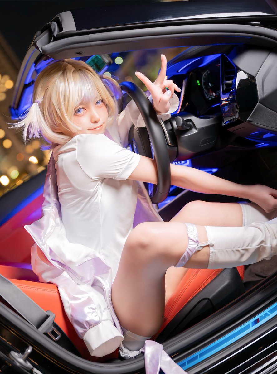 銀髪🔯ゆずちゃ 【コミック1売り子のみ（F05b）4/29】ファンティア始めたよ！ tweet media