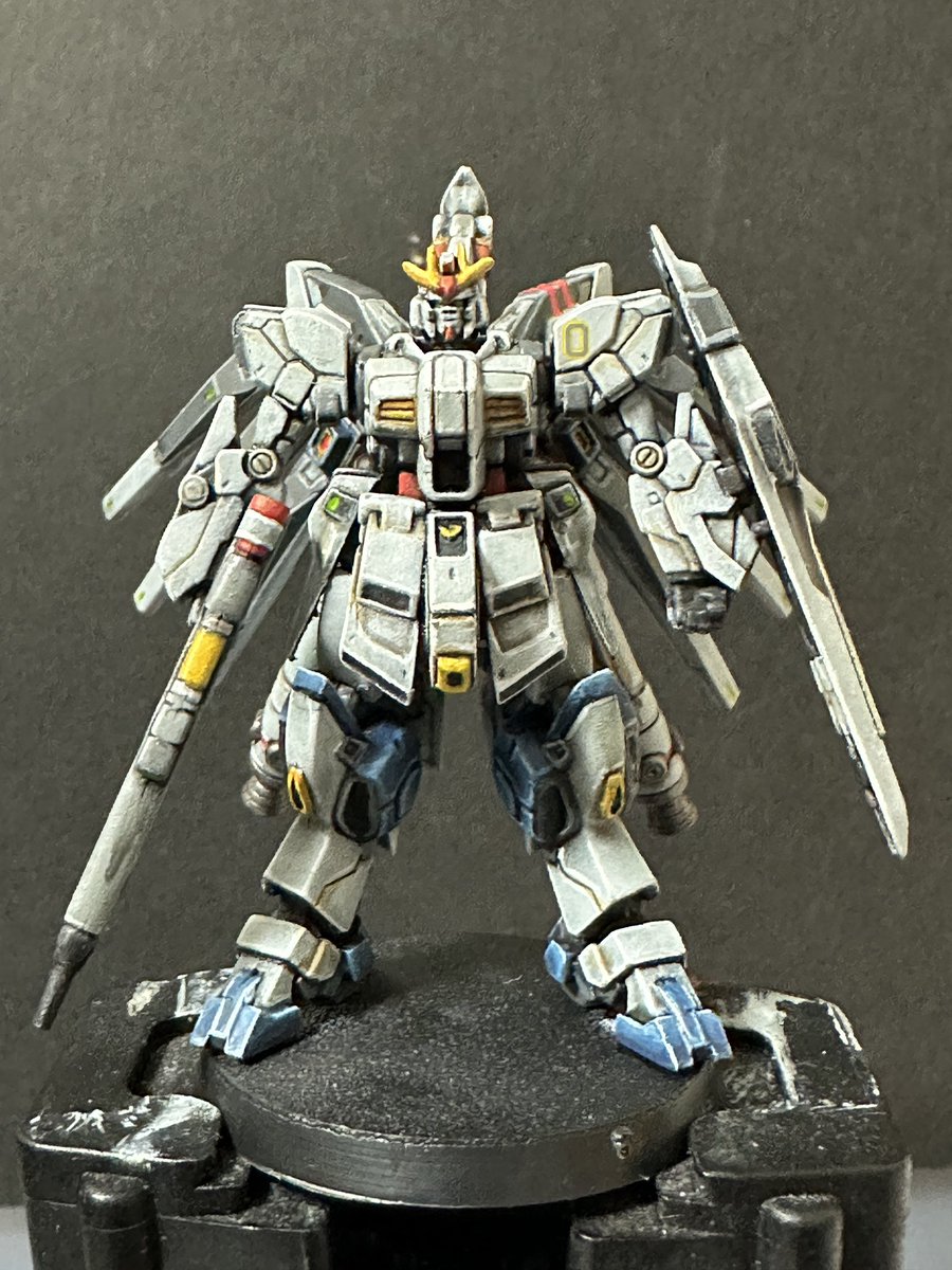 Viper75G's tweet photo. 第六弾も届いたので
心のリハビリに塗り途中だったHi-νガンダムを久しぶりにぬりぬり…
ぬりぬりは精神の安定に良いねぇ
さぁ、ぬりぬり再開していこう。
 #ガンダムアーティファクト
#ミニチュアペイント https://t.co/pcf8JlVLfg