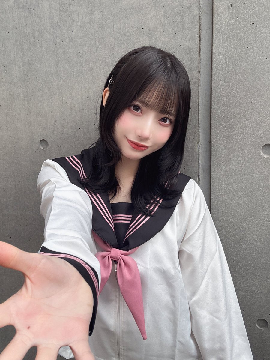 HARUKAECHO_RIN's tweet photo. 手繋ぐ？ https://t.co/Nk2gP79Is6