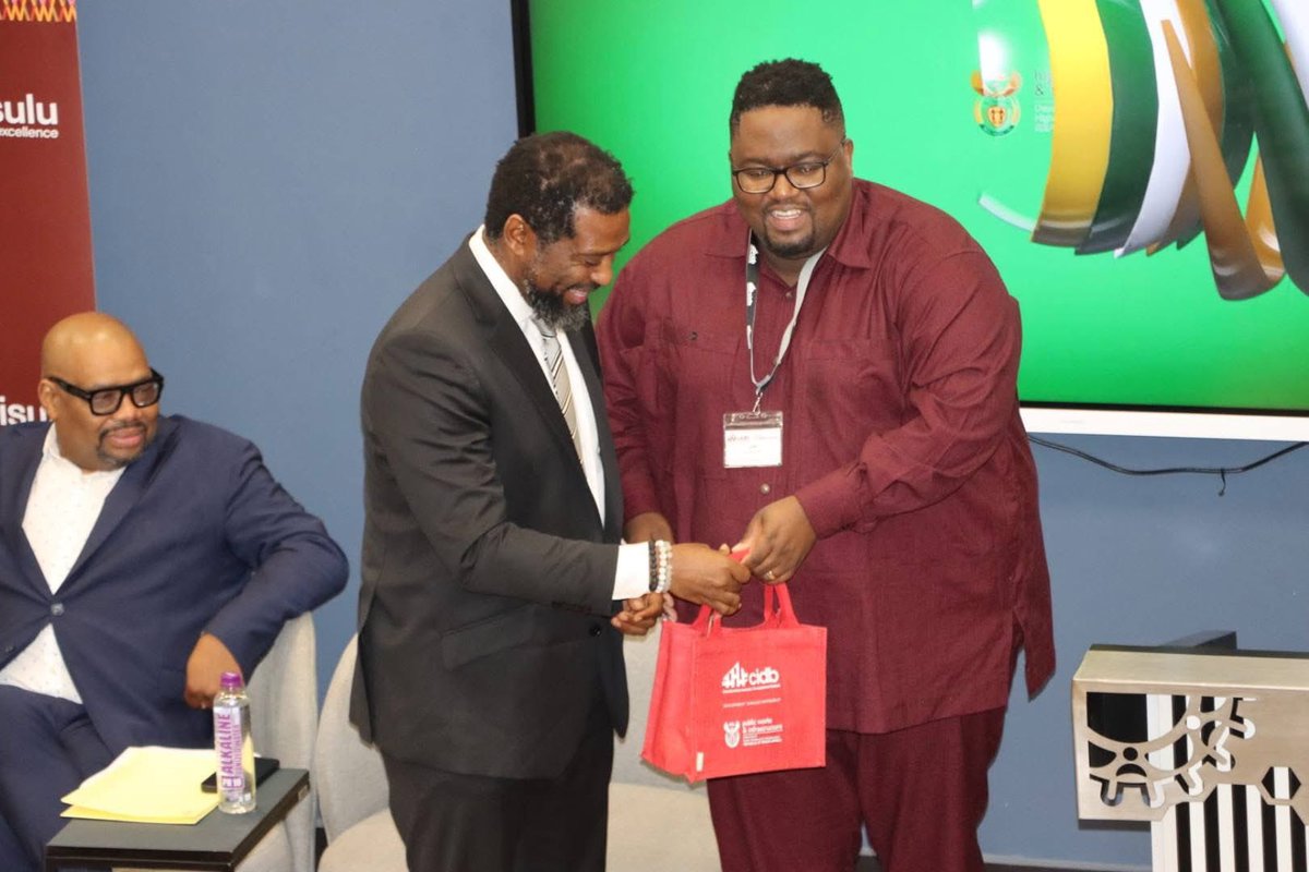 sziks's tweet image. The @DepartmentPWI welcomes this partnership.

It brings together:
✅ the @cidb_sa, a public entity of the Department of Public Works and Infrastructure
✅ and @WalterSisuluUni, under the leadership of the Department of Higher Education and Training (DHET)

This is the type of