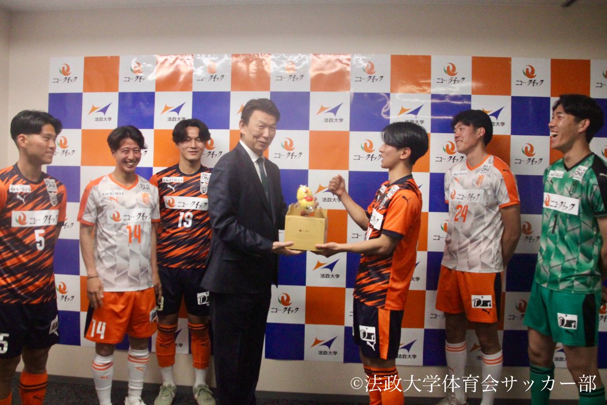 HOSEI_FC's tweet photo. ／
メインスポンサー ニュー・クイック様とのスポンサー初交流会🐃🍖
＼

4月1日(水)にニュー・クイック様の本社にてスポンサー初交流会を行いました。

当日の様子はこちら
🔗 https://t.co/WWVqKh5mYi

#法政大学体育会サッカー部
#爆進
#ニュークイック https://t.co/qirpouOF3X