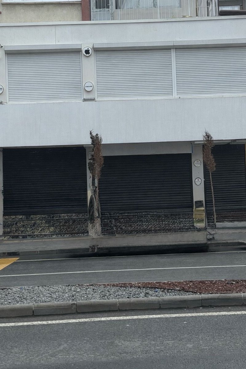 ceylanakcac's tweet photo. Bu hafta sonu Sur, Ofis ve Bağlar’da esnaf ve mahalle sakinleriyle bir araya geldik. Sokaktaki temel gündem; haraç toplayan yeni ve eski nesil çeteler ile hızla yayılan 'kristal' (metamfetamin) kullanımı.
+ https://t.co/WLSLCDtt4Y