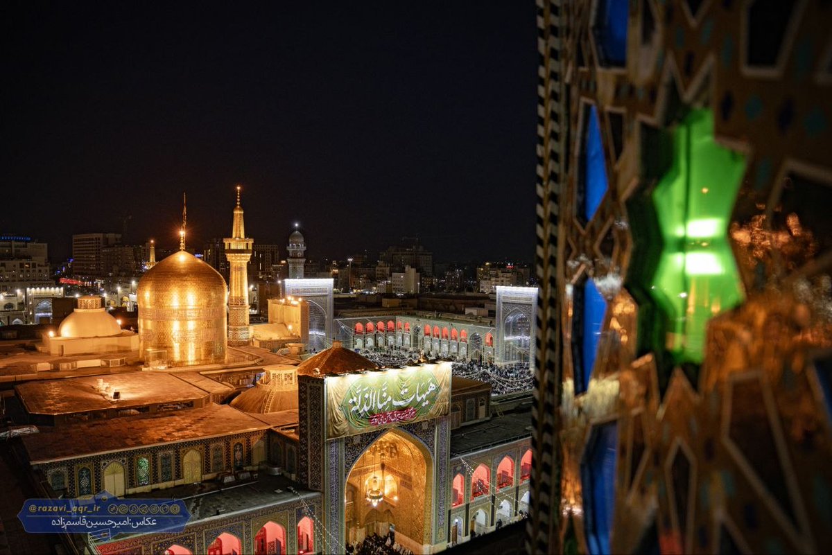 طوفان عجیبیست؛ غمِ عاشقیِ تو
چون موج اسیر تو و طوفان تو بودم

ای گنبد تو عشق، منِ خسته دل اِی کاش 
چون کفتر پر بسته‌ی اِیوان تو بودم