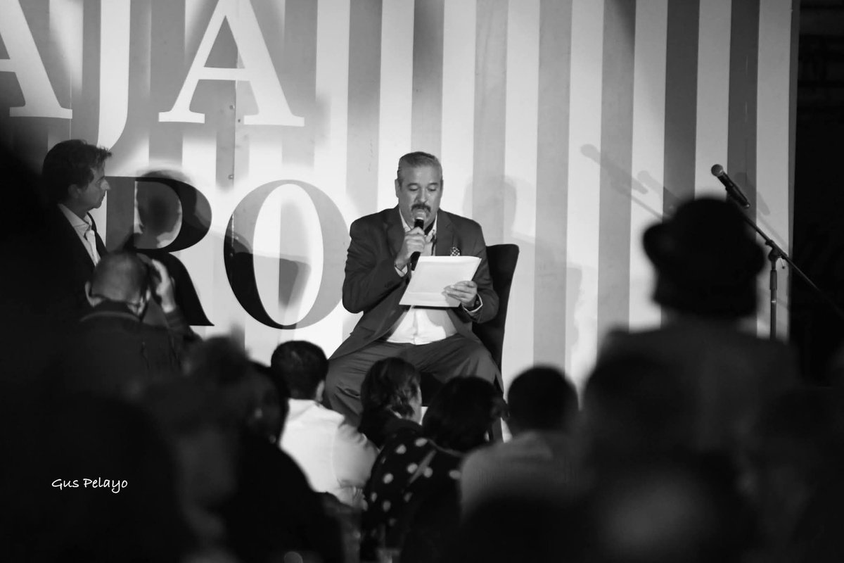roberto_glez's tweet photo. @CulturaYToro ⭕ Guadalajara, Jalisco.

El ruedo de la Plaza de Toros Nuevo Progreso se viste de gala para la presentación de "AJA TORO", el nuevo libro de Roberto González. @roberto_glez

En una velada que fusionó la pasión de la tauromaquia con la elegancia del arte fotográfico https://t.co/FrHv62fX3g