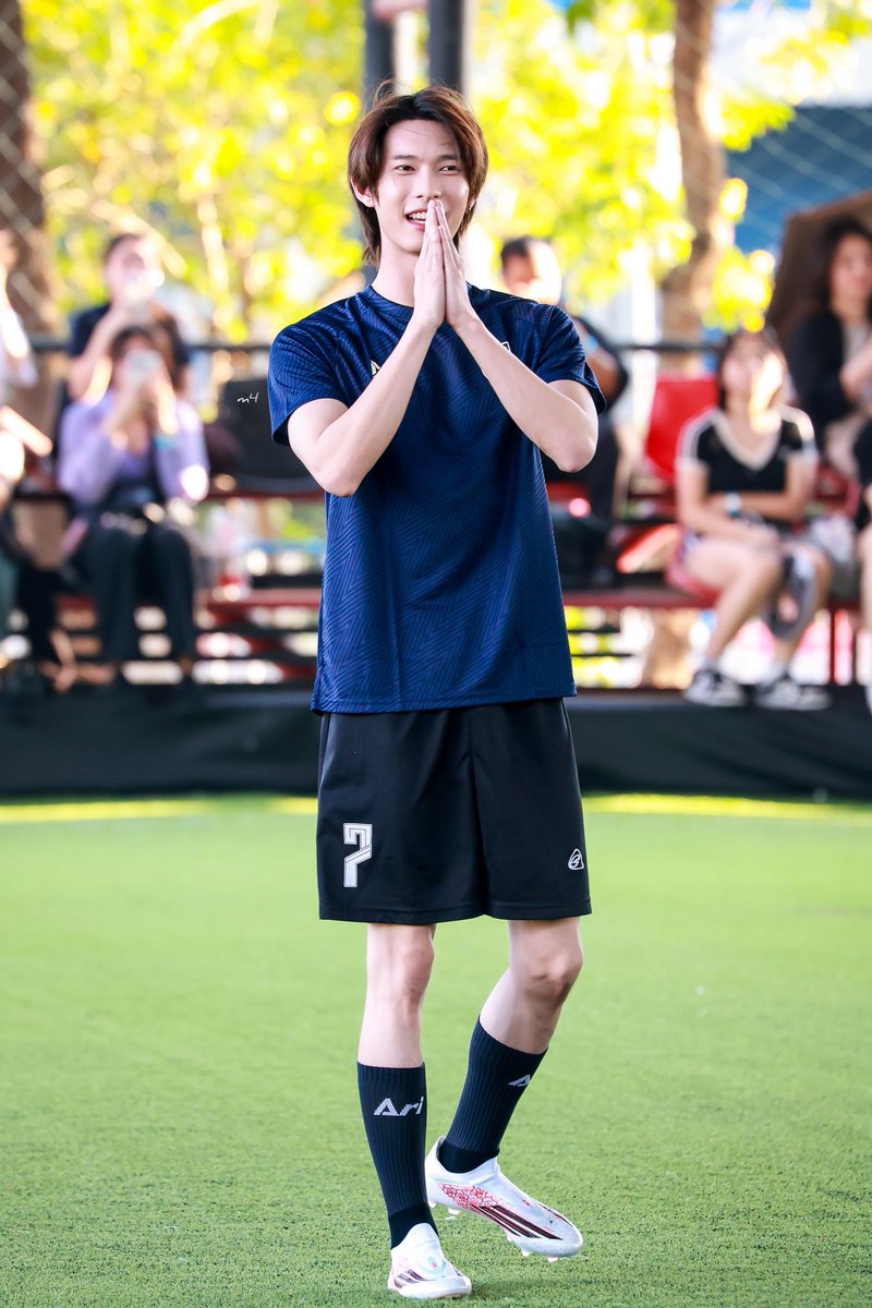 𝑚𝑎𝑛𝑎𝑚𝑒𝑏𝑒𝑤 tweet media