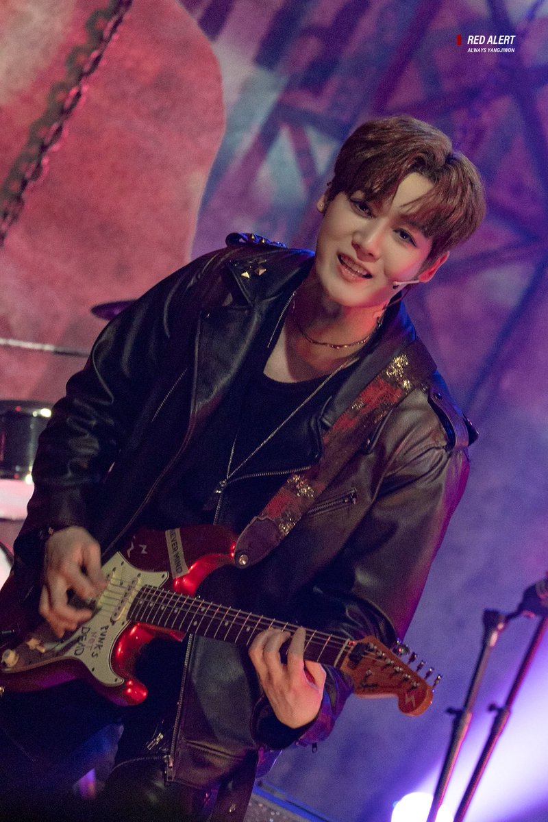 RED ALERT tweet media