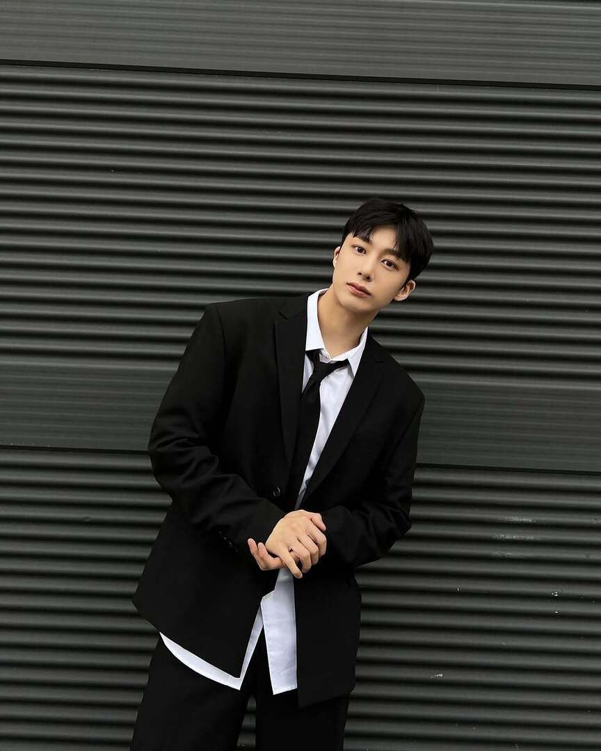 selfolssi ♤ tweet media