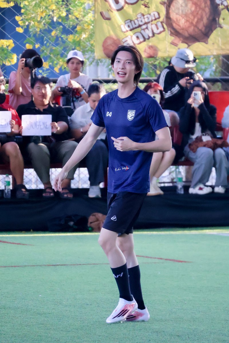 bmybae🌙 tweet media