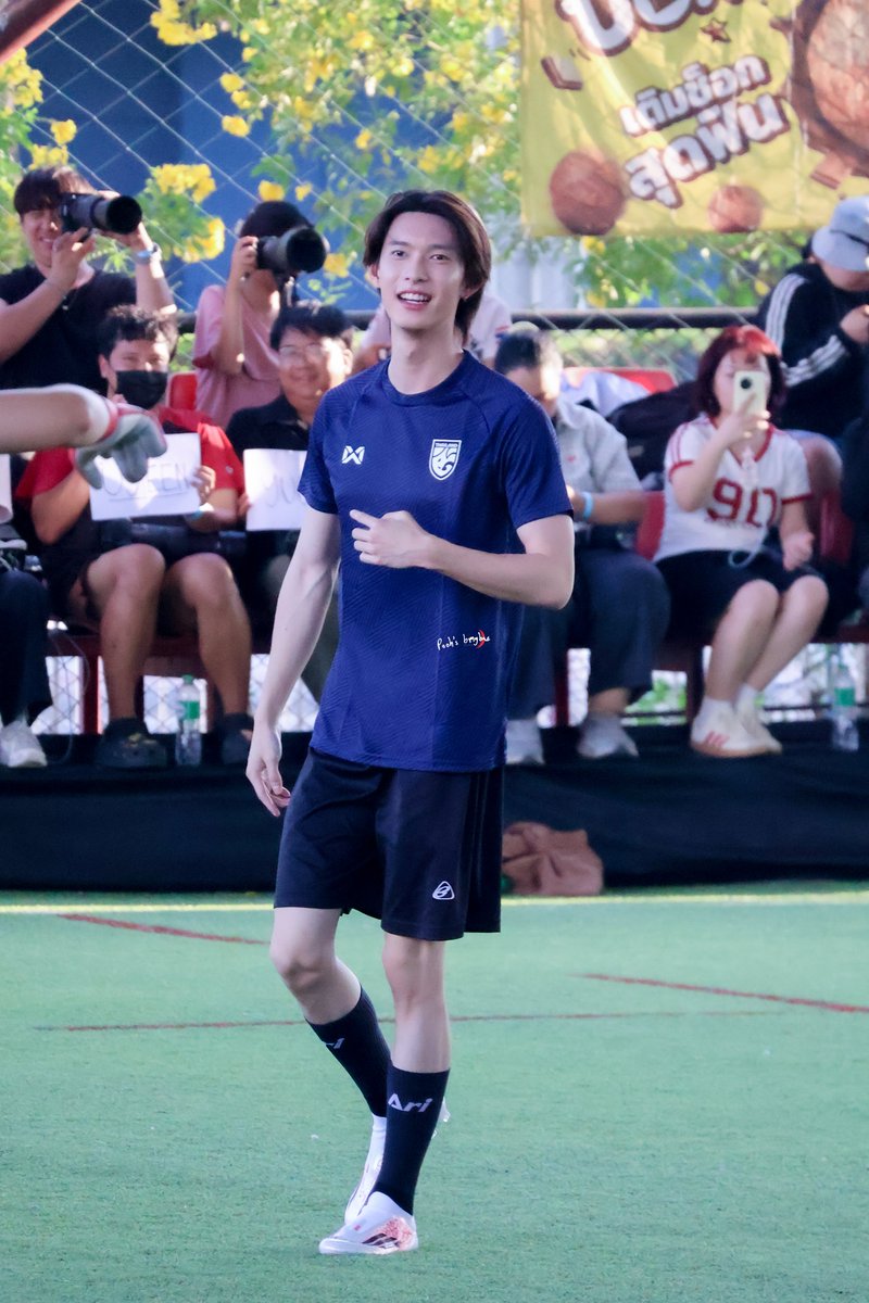 bmybae🌙 tweet media