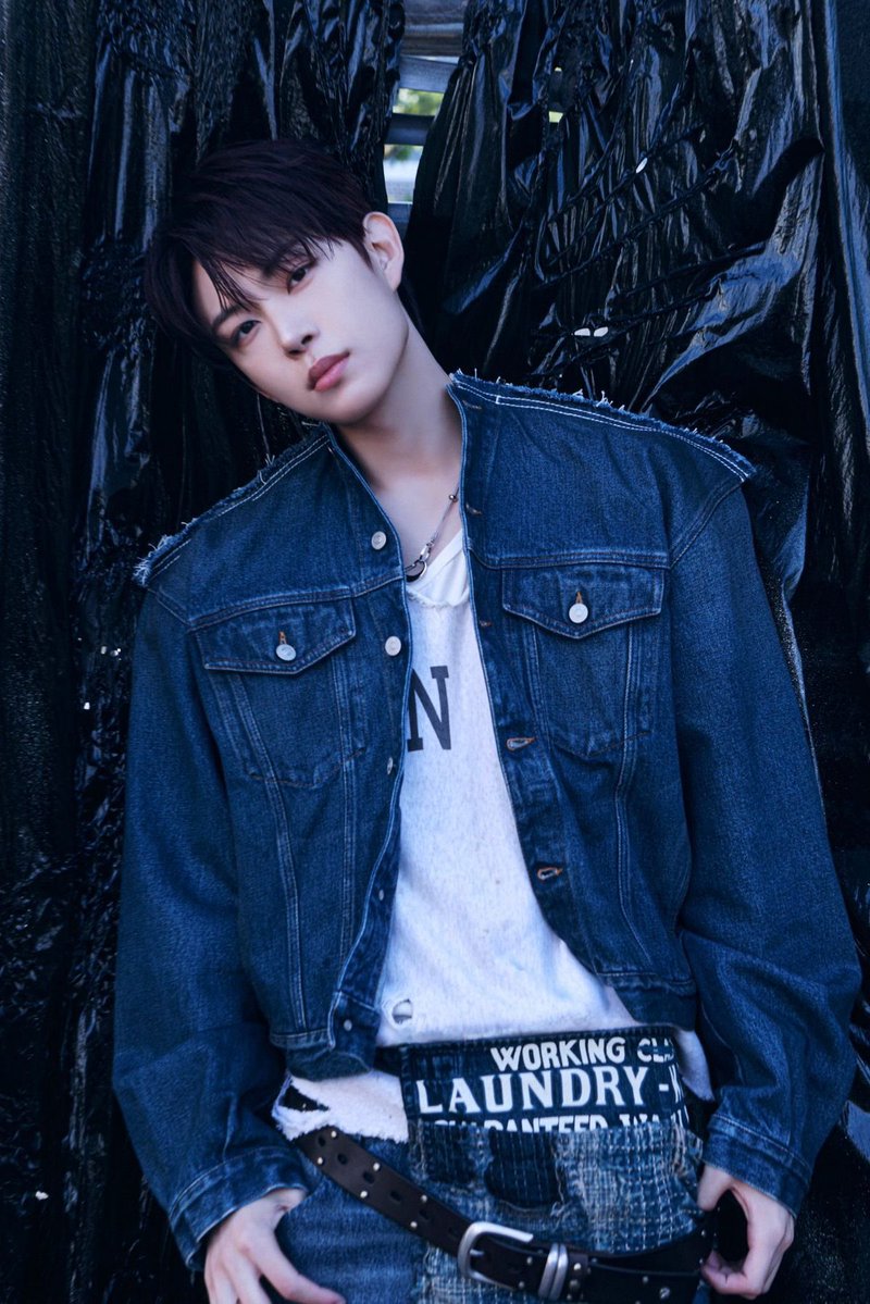 Lalisa Lizzy Loona tweet media