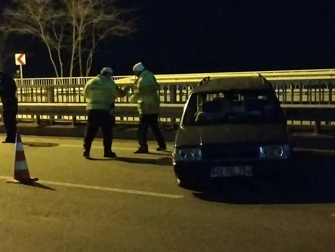 LodosHaber's tweet image. 16 yaşındaki Tuana'nın hayatını kaybettiği kazada detaylar ortaya çıktı!

📌Çarpan sürücünün durabilecek mesafe varken frene basmadığı tespit edildi.

📌 197 promil alkollü sürücü asli kusurlu bulundu.

#Görele #GöreleBelediyesi #Tuana #kaza #detay