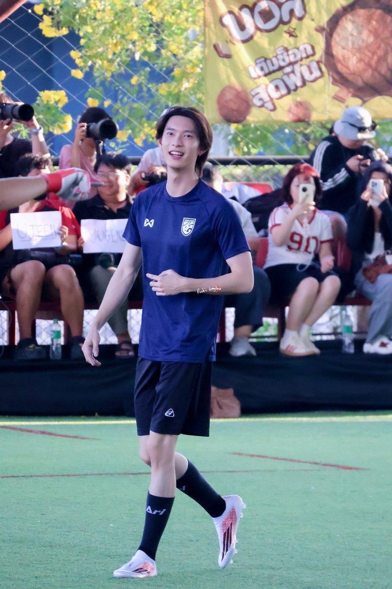 bmybae🌙 tweet media