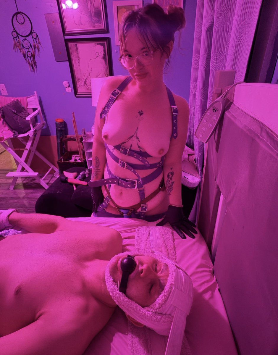 MistressRheaFemme tweet media