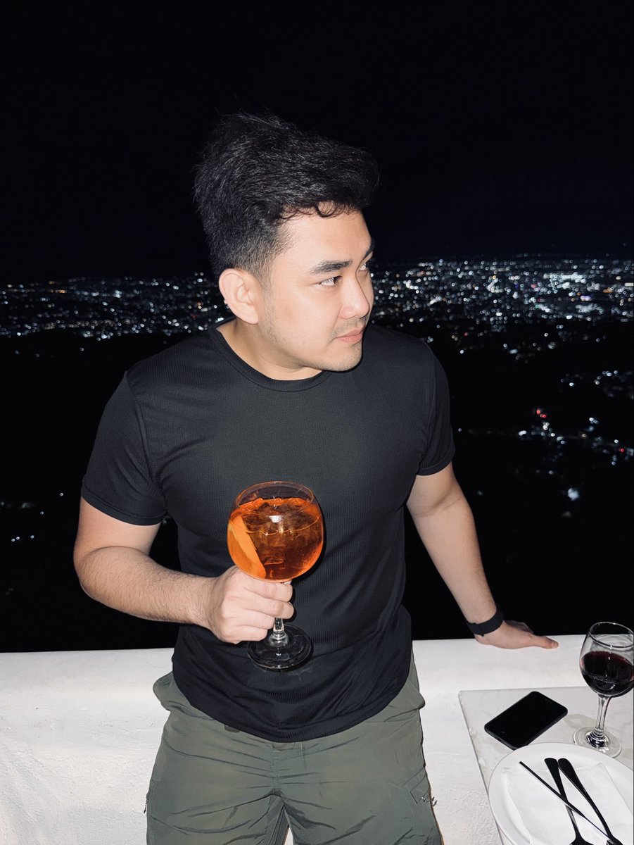 aisjtfck's tweet photo. Aperol Spritz ๐ท
#jetfie #jetified #jetpacker https://t.co/dRwDB9X8Xk