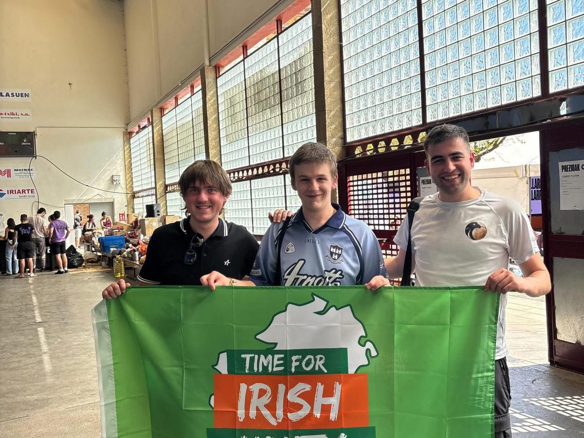 Ogra_SF's tweet photo. ✊Ógra Shinn Féin were represented at Gazte Topagunea in the Basque Country this week 🇮🇪

Alongside comrades from across the globe.

International solidarity isn’t just alive, it’s stronger than ever https://t.co/36bTMejgba