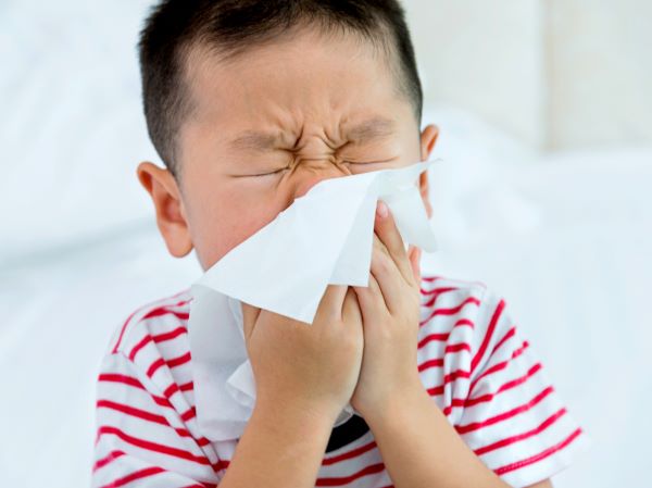 AboutKidsHealth's tweet image. Viral respiratory infection is a name for several types of infections of the lungs and airways and is caused by many viruses. Learn what you can do to help prevent the spread of viral respiratory infections: ow.ly/iKpU50Vt6sx #Infection #Virus