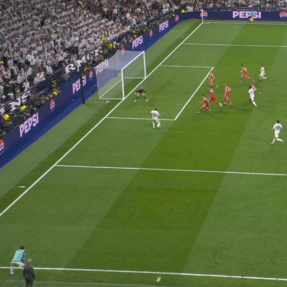 Álvaro M-G tweet media