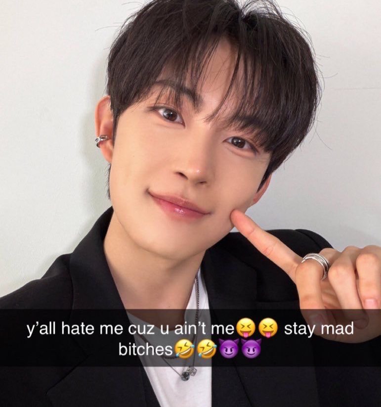 ava karlee tweet media