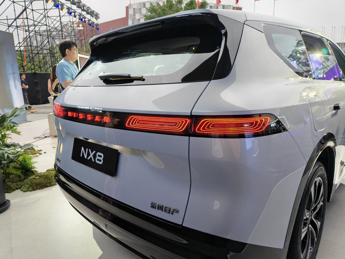 CNEVhome's tweet image. The Dongfeng Nissan NX8 drops tonight. 

​They’re planning to lead with the price right at the start, skipping the usual buildup—a clear sign they’re confident in the numbers. 

​The previous N-series sedans held their ground well among JVs, so I’m curious to see where this SUV