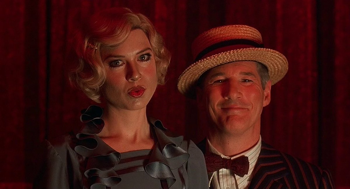 ozzinema's tweet image. Dirigida por Rob Marshall y protagonizada por Renée Zellweger, Catherine Zeta-Jones y Richard Gere, la película traslada al cine la estética escénica asociada a Bob Fosse con una puesta en escena de gran precisión formal.