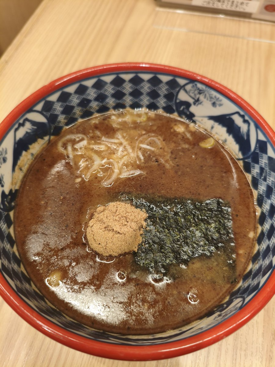 あ た り tweet media