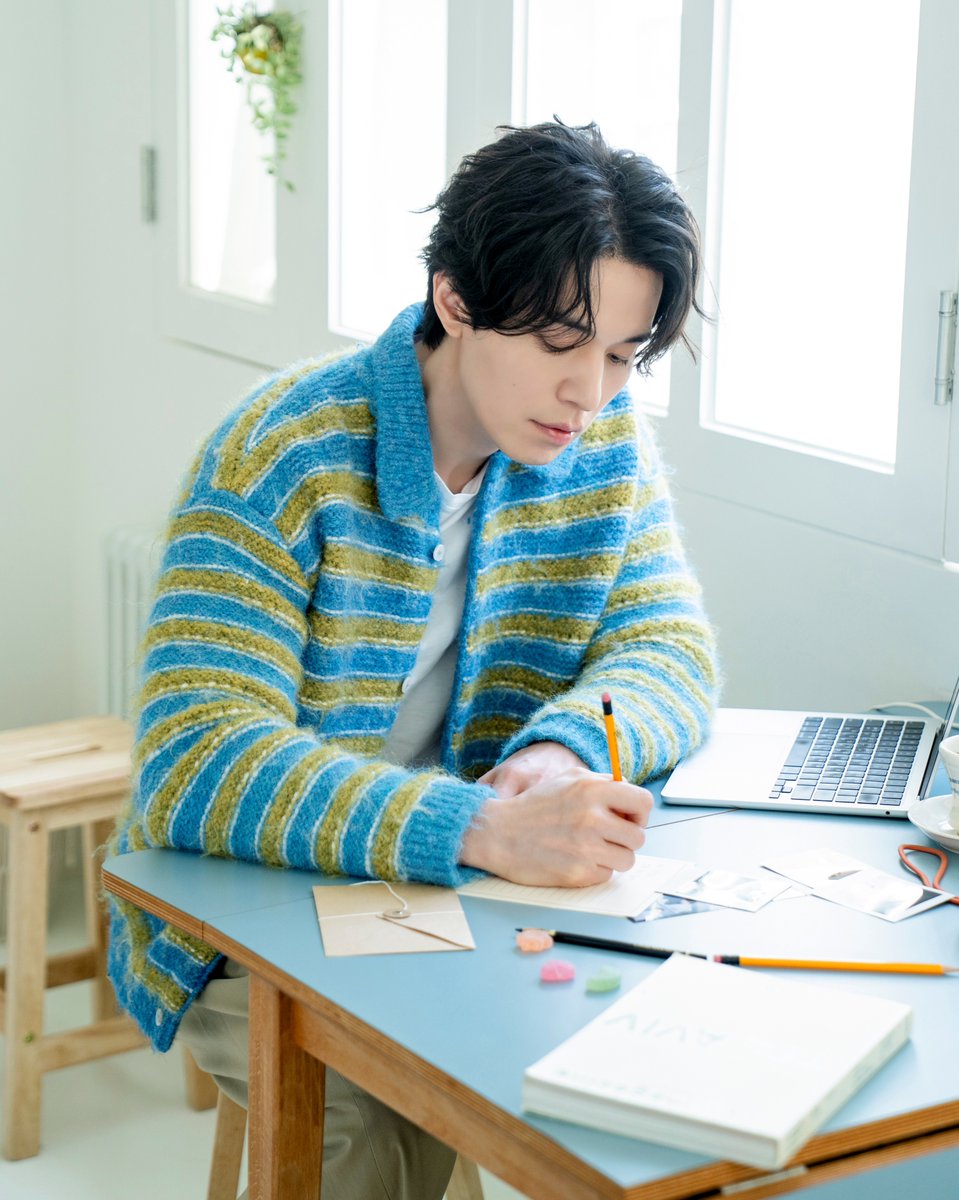 kkbyss_official's tweet photo. [#PHOTO]
[이동욱] LEEDONGWOOK 2025-2026 FANMEETING TOUR [MY SWEET HOME] 포스터&amp;MD 촬영 비하인드
💌 https://t.co/jrSX4R6hYb

#이동욱 #LeeDongWook
#FanmeetingTour #MySweetHome
#OFFICIALMD https://t.co/p5YZ2UcjDs