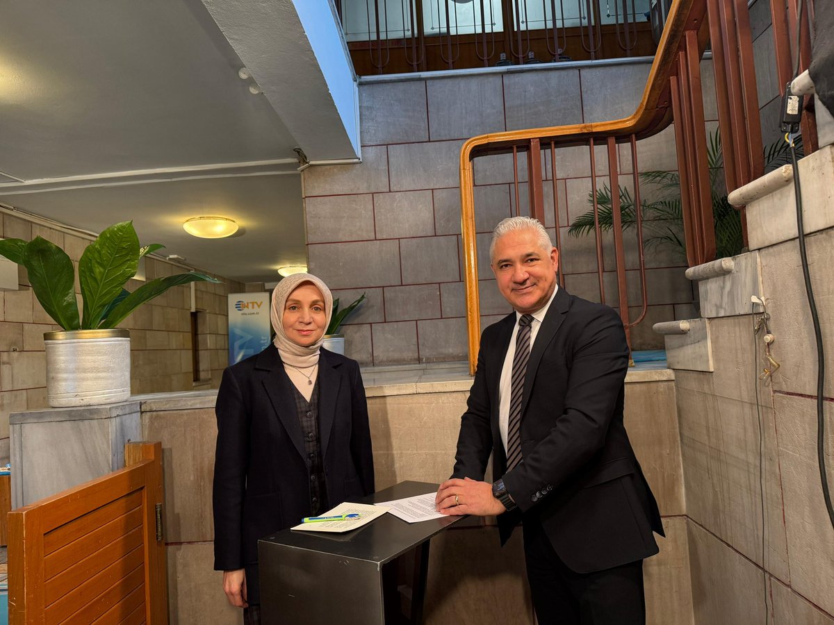 Ntv Ekranlarında:
 “Sosyal Hizmetler Kanunu ve Bazı Kanunlarda Değişiklik Yapılması Hakkında Kanun Teklifimiz” 
ile ilgili  değerlendirmelerde bulunduk. 
Kanun içeriğimiz ;

1) Doğum izninin 6 aya (24 haftaya) çıkarılması

2) Babalık izni; iş kanununda 5 gün olan babalık iznini